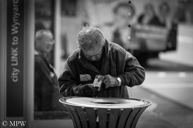 Auckland City street photo, Queent St, black and white